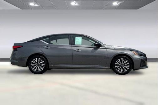 Gun Metallic 2025 Nissan Altima SV FWD