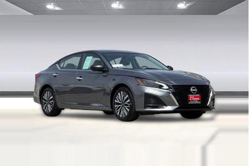 Gun Metallic 2025 Nissan Altima SV FWD