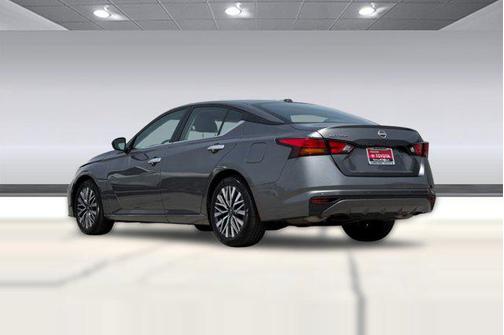 Gun Metallic 2025 Nissan Altima SV FWD