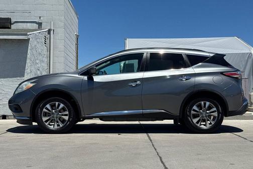 Gun Metallic 2017 Nissan Murano SV