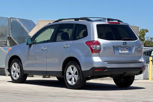 Ice Silver Metallic 2016 Subaru Forester 2.5i Premium