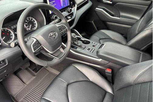 2026 Toyota Highlander XLE