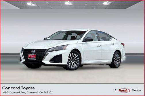 Glacier White 2025 Nissan Altima SV FWD