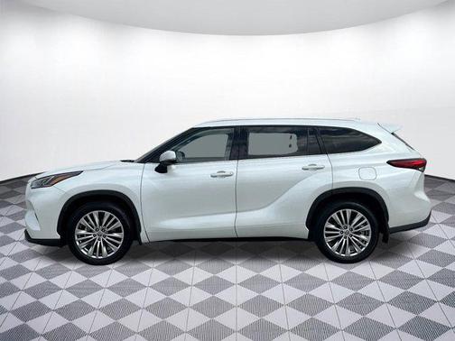 2023 Toyota Highlander Platinum
