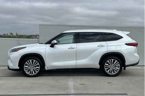 2023 Toyota Highlander Platinum