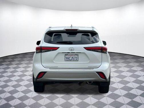 2023 Toyota Highlander Platinum