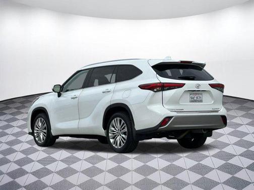 2023 Toyota Highlander Platinum