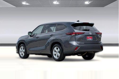 Celestial Silver Metallic 2025 Toyota Highlander LE