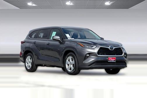 Magnetic Gray Metallic 2024 Toyota Highlander LE