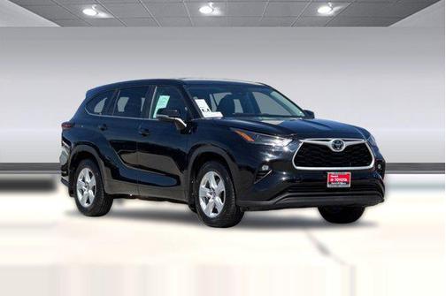 Midnight Black Metallic 2024 Toyota Highlander LE