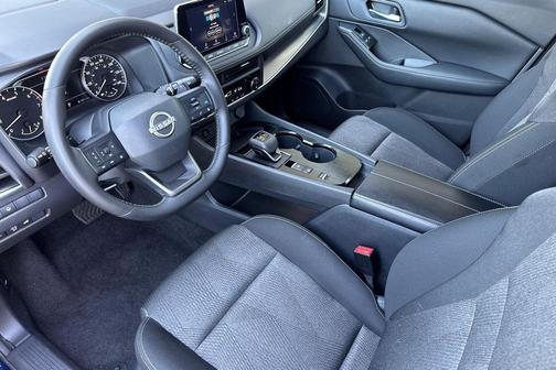 Deep Ocean Blue Pearl 2025 Nissan Rogue SV