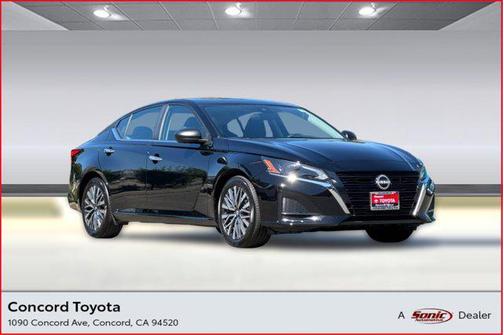 Super Black 2025 Nissan Altima SV FWD