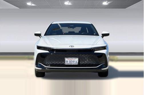 Oxygen White 2024 Toyota Crown XLE