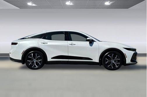 Oxygen White 2024 Toyota Crown XLE