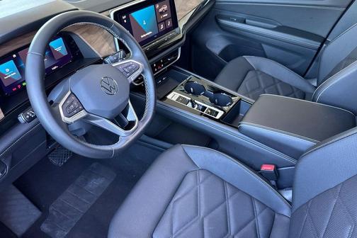Pure Gray 2026 Volkswagen Atlas 2.0T SE w/Technology 4MOTION