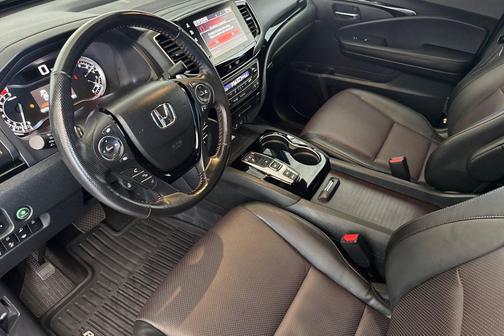 Sonic Gray Pearl 2023 Honda Ridgeline Black