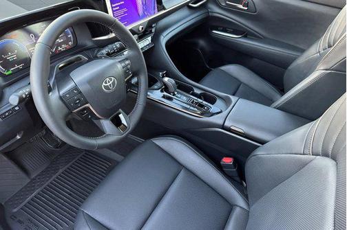 2025 Toyota Crown Signia Limited