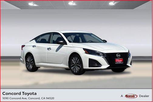 Glacier White 2025 Nissan Altima SV FWD