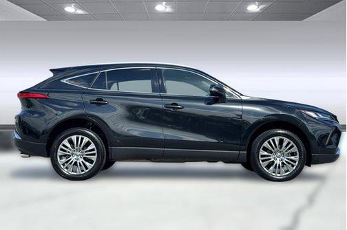 2022 Toyota Venza XLE