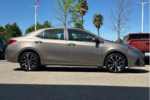 Falcon Gray Metallic 2018 Toyota Corolla SE