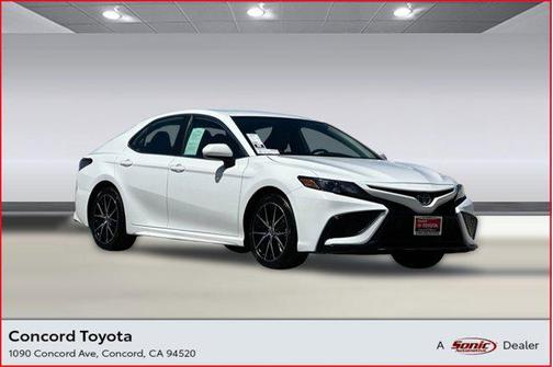 Ice Cap 2024 Toyota Camry SE