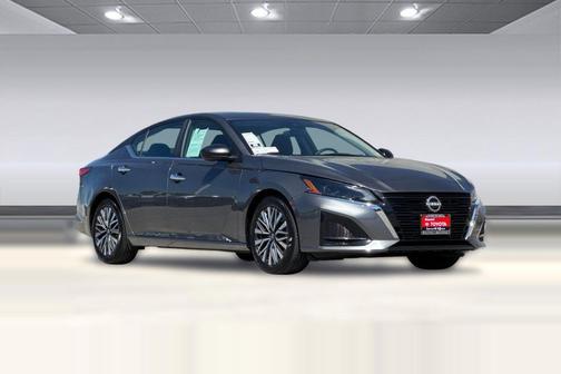 Gun Metallic 2025 Nissan Altima SV FWD