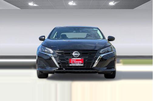 Super Black 2025 Nissan Altima SV FWD