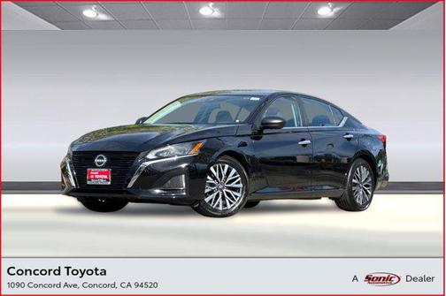 Super Black 2025 Nissan Altima SV FWD