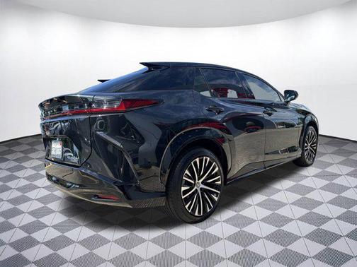 2023 Lexus RZ 450e Luxury