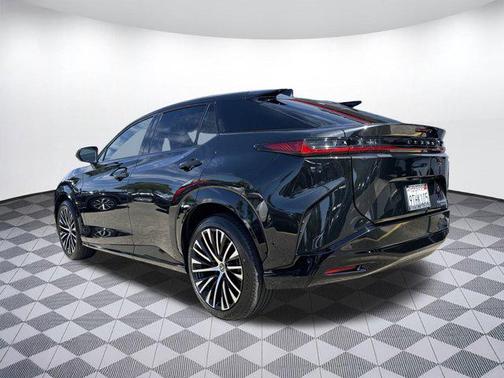 2023 Lexus RZ 450e Luxury