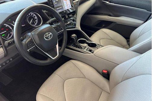 Wind Chill Pearl 2021 Toyota Camry Hybrid XLE
