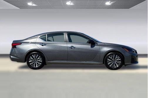 Gun Metallic 2025 Nissan Altima SV FWD