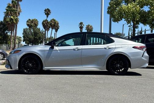 Celestial Silver Metallic/Midnight Black Metallic 2023 Toyota Camry XSE