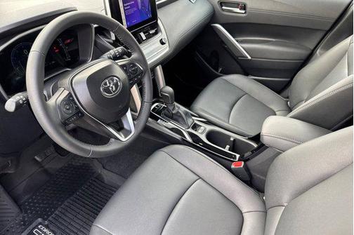 2025 Toyota Corolla Cross XLE