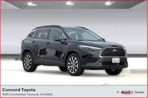 2025 Toyota Corolla Cross XLE