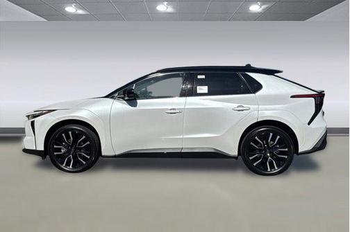 Wind Chill Pearl/Midnight Black Metallic 2026 Toyota bZ XLE