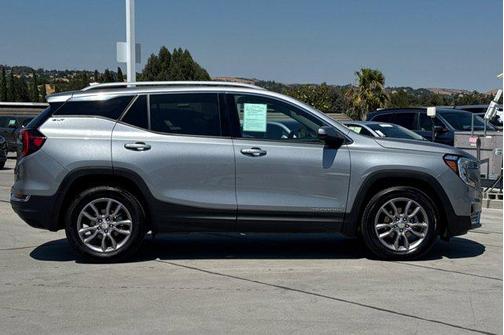 2024 GMC Terrain SLT