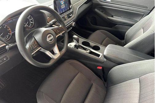 Super Black 2025 Nissan Altima SV FWD