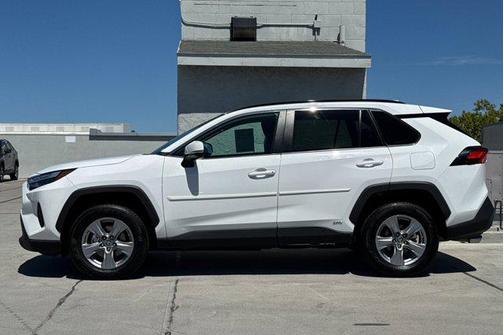 2023 Toyota RAV4 Hybrid LE