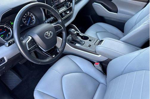 2021 Toyota Highlander Hybrid XLE