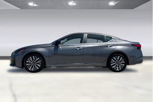 Gun Metallic 2025 Nissan Altima SV FWD