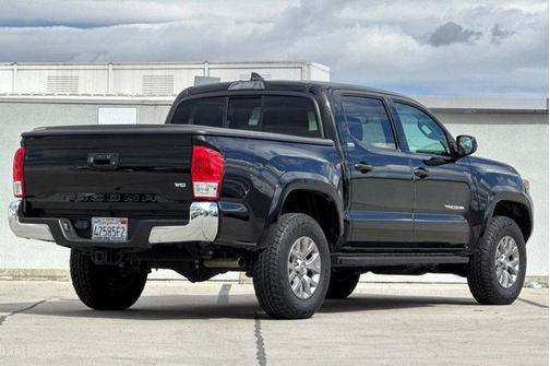 2017 Toyota Tacoma SR5