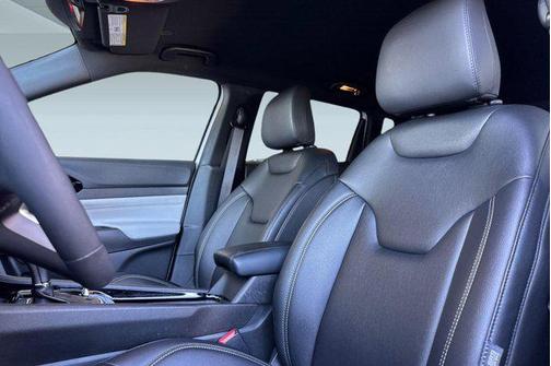 Bright White Clearcoat 2025 Jeep Compass Limited