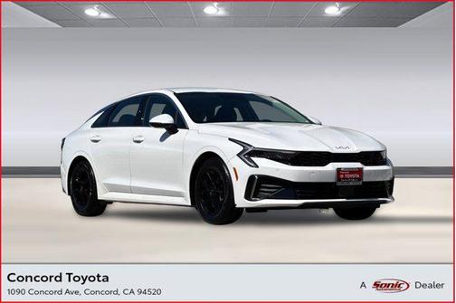 Snow White Pearl 2025 Kia K5 LXS