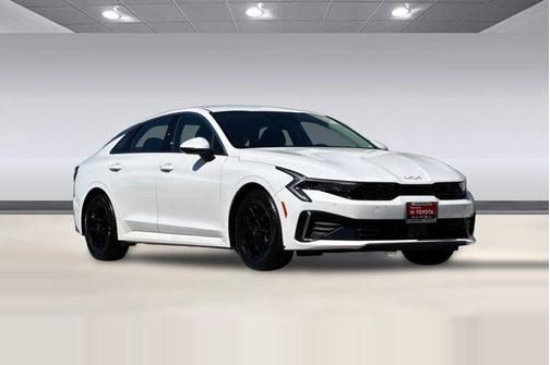 Snow White Pearl 2025 Kia K5 LXS