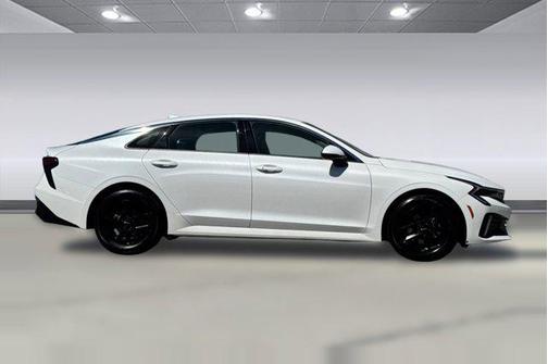 Snow White Pearl 2025 Kia K5 LXS