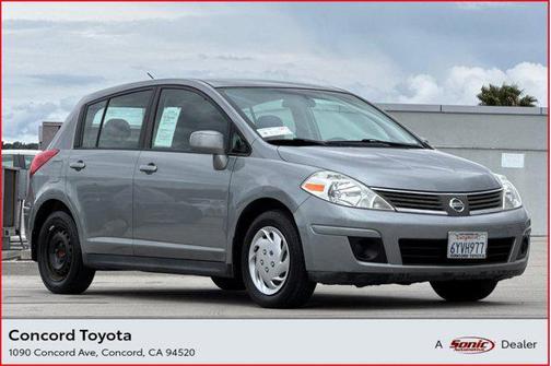 Magnetic Gray Metallic 2009 Nissan Versa 1.8 S