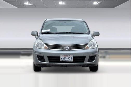 Magnetic Gray Metallic 2009 Nissan Versa 1.8 S