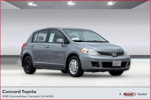 Magnetic Gray Metallic 2009 Nissan Versa 1.8 S