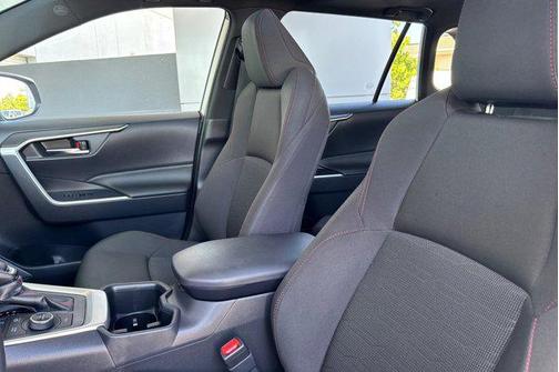 2024 Toyota RAV4 Prime SE